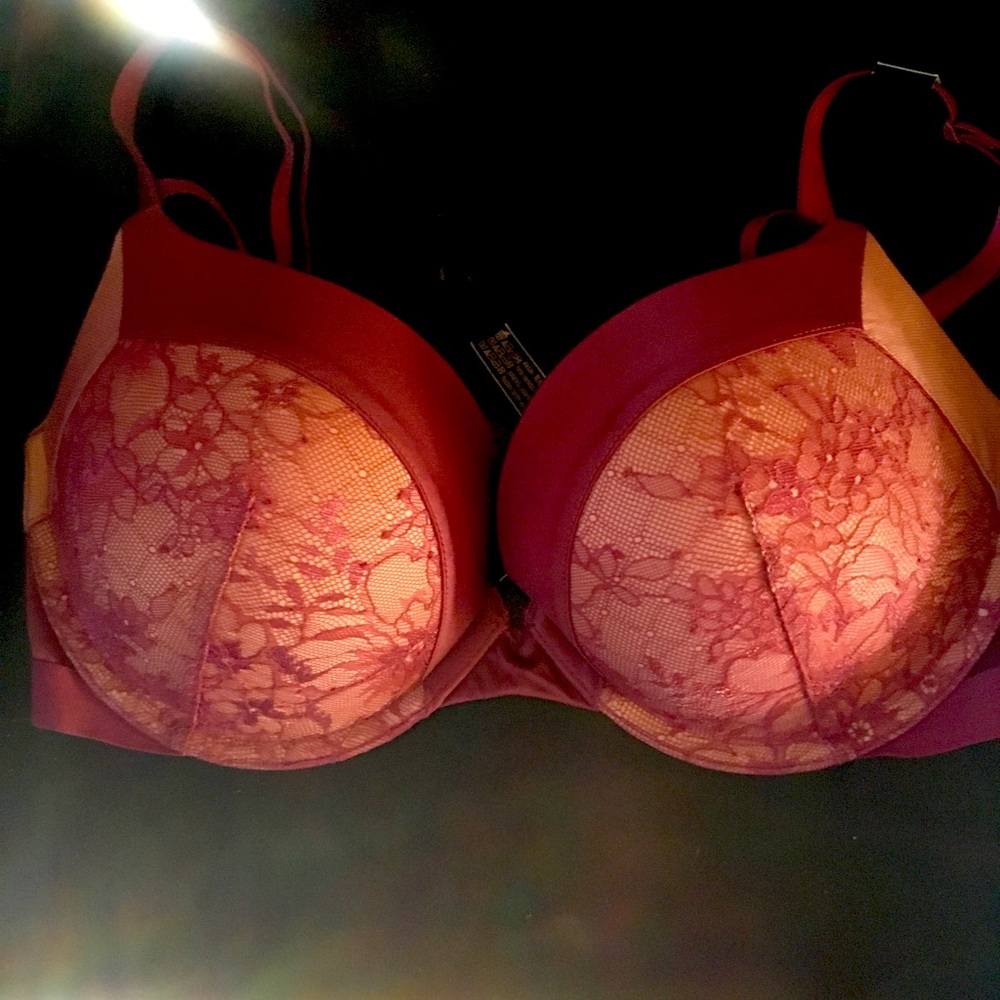 32DD Victoria's Secret strap bra